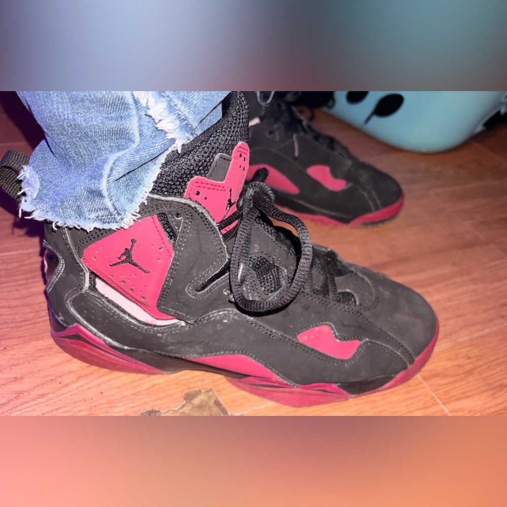Jordan True Flight GG black and fuchsia